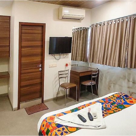 Fabhotel Landmark Residency - Nr Midc Turbhe Turambhe Екстериор снимка